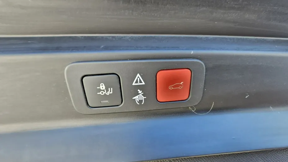 PEUGEOT 5008 -