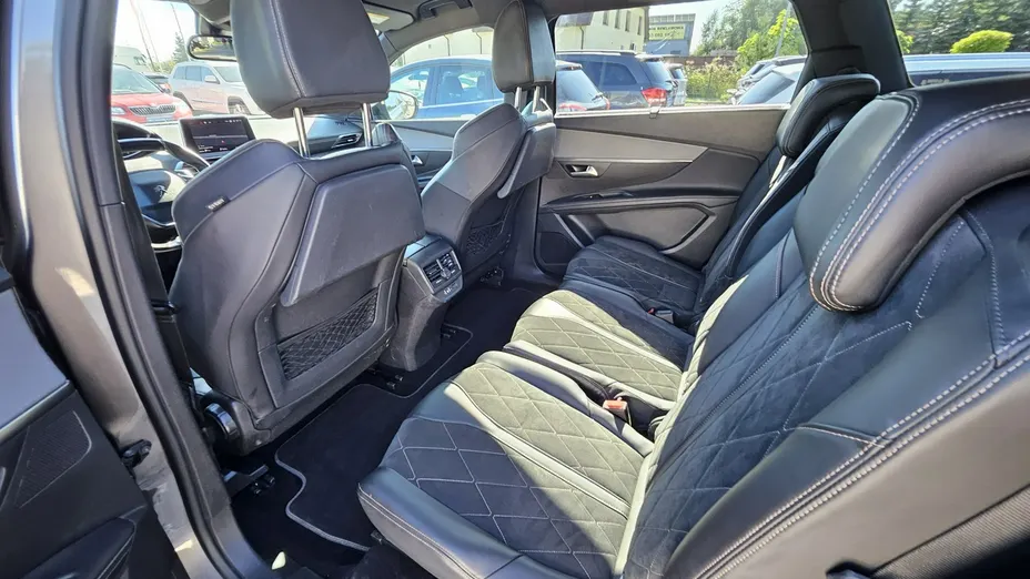 PEUGEOT 5008 -