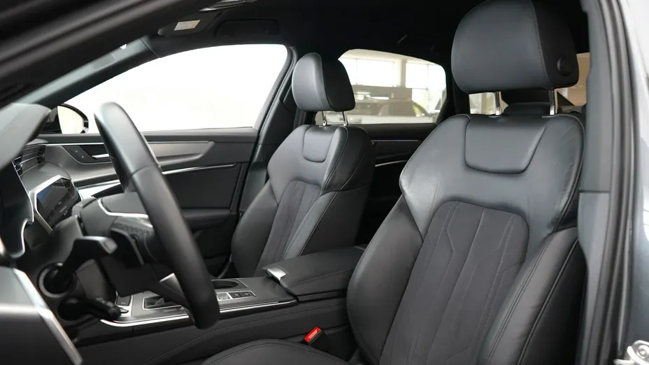 AUDI A6 -