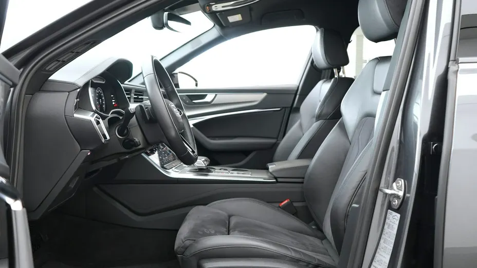 AUDI A6 -
