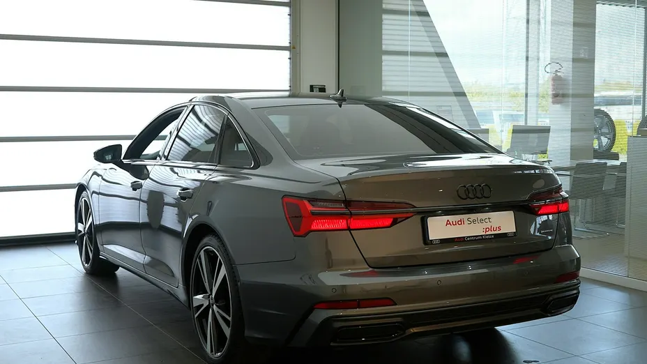 AUDI A6 -