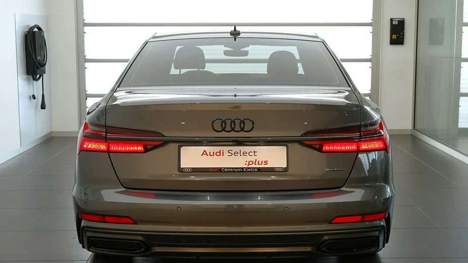 AUDI A6 -