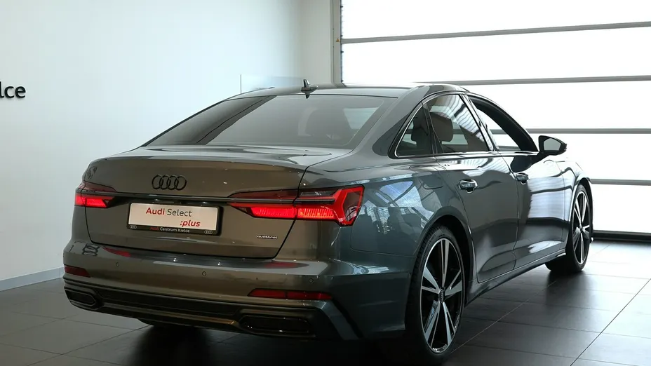 AUDI A6 -