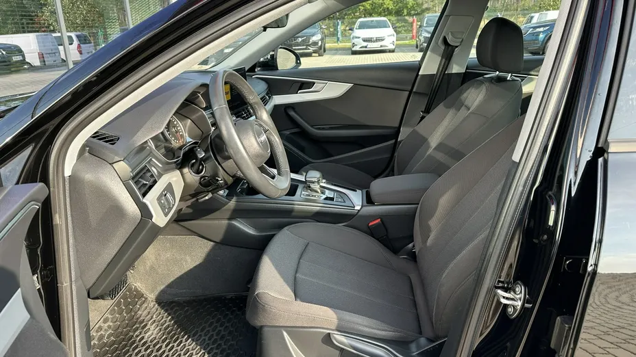 AUDI A4 -