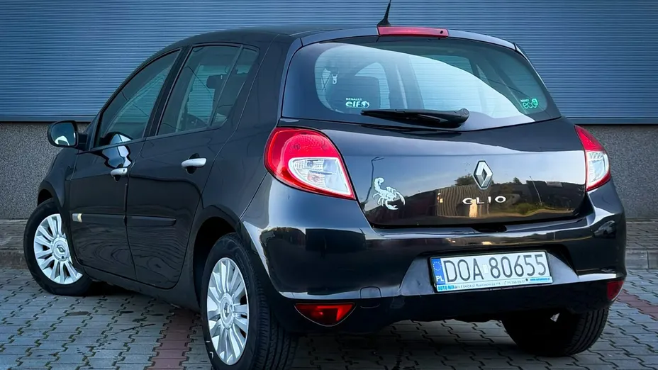 RENAULT Clio -