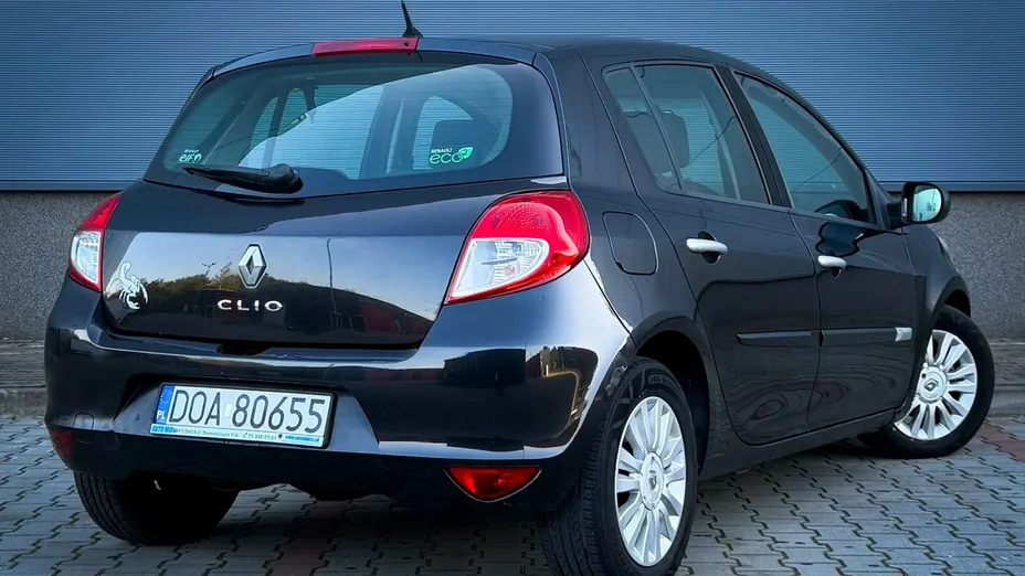 RENAULT Clio -