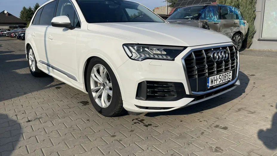 AUDI Q7 -