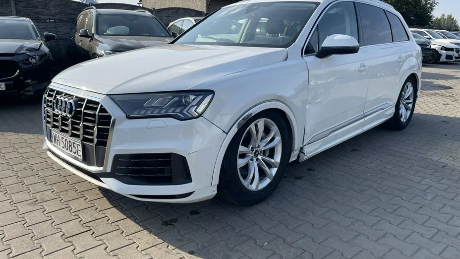 AUDI Q7 -