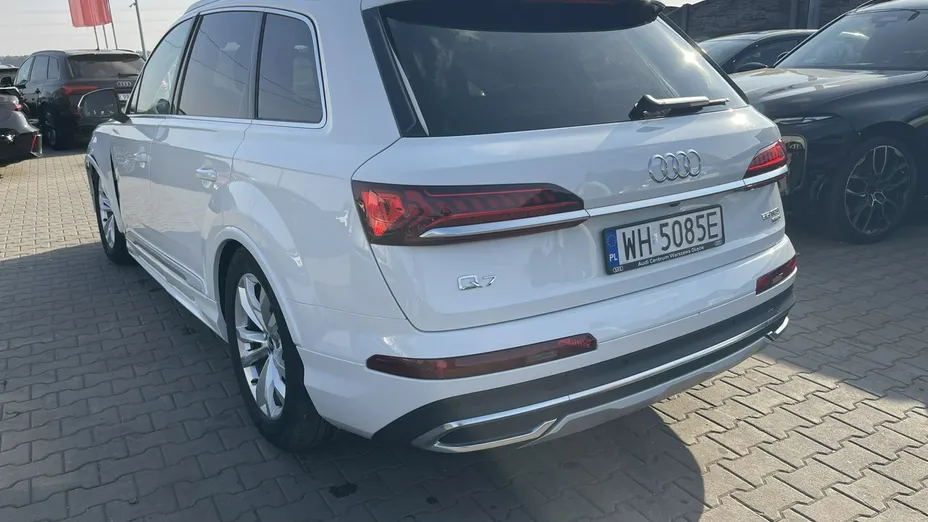 AUDI Q7 -