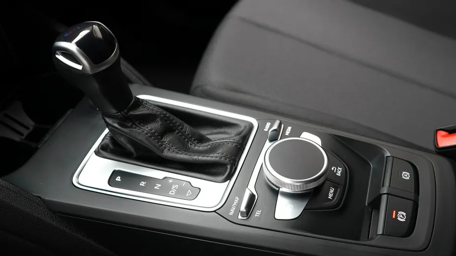 AUDI Q2 -