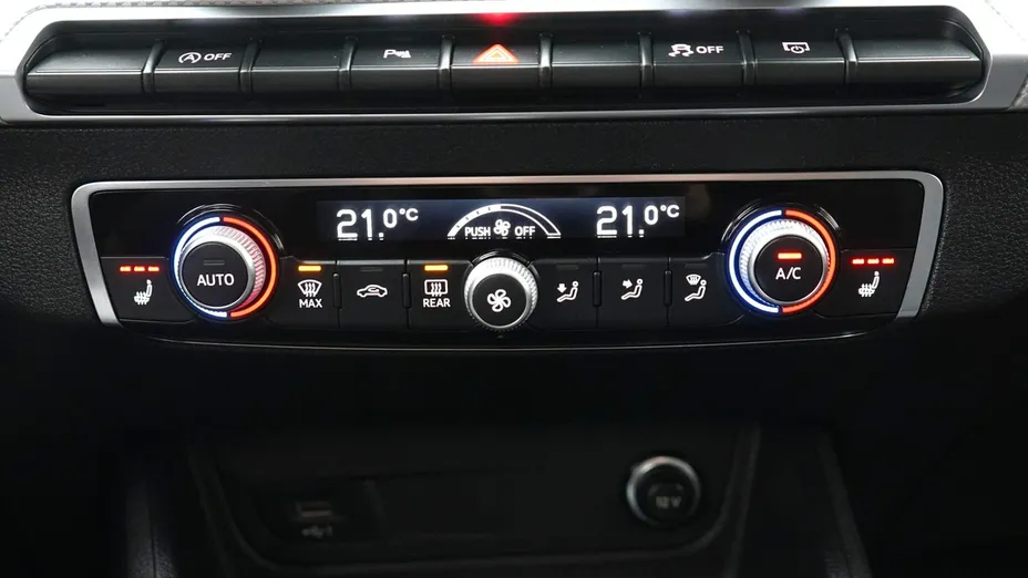 AUDI Q2 -