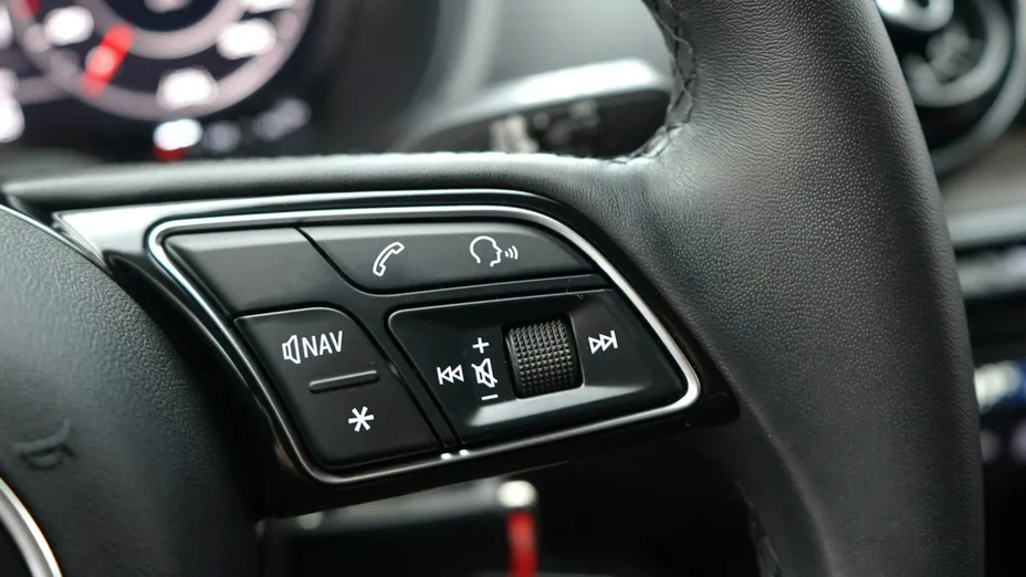 AUDI Q2 -