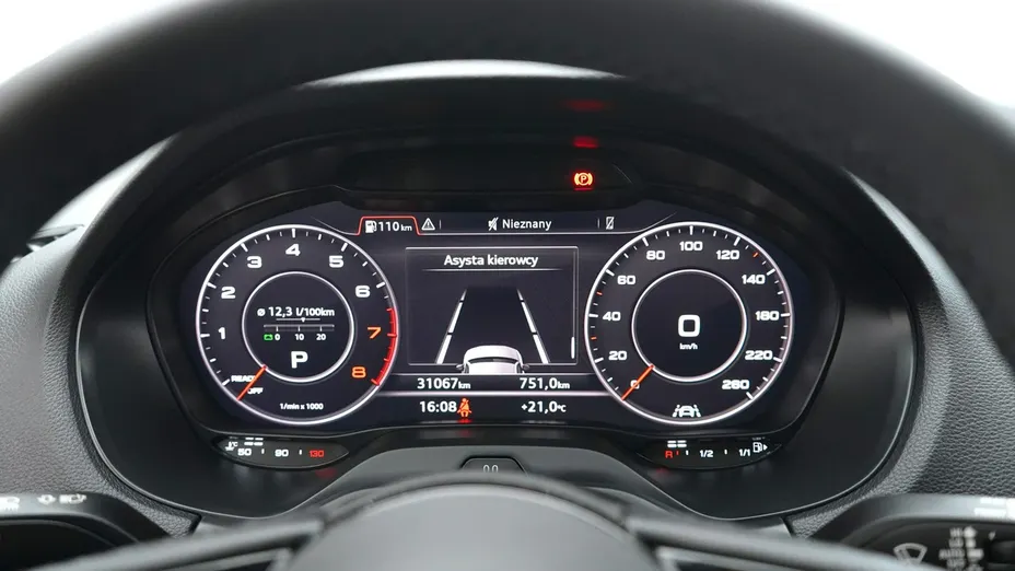 AUDI Q2 -