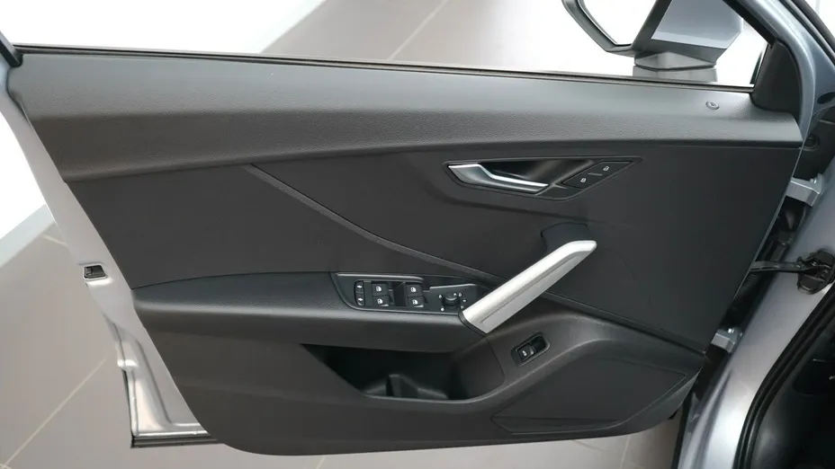 AUDI Q2 -
