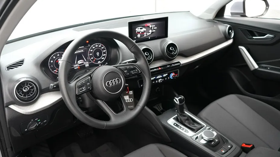 AUDI Q2 -
