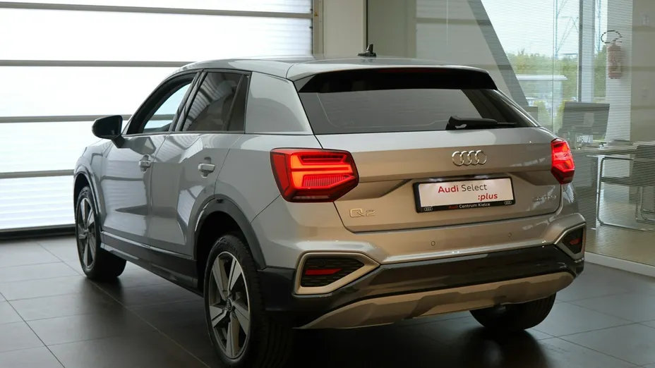 AUDI Q2 -