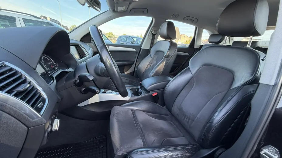AUDI Q5 -