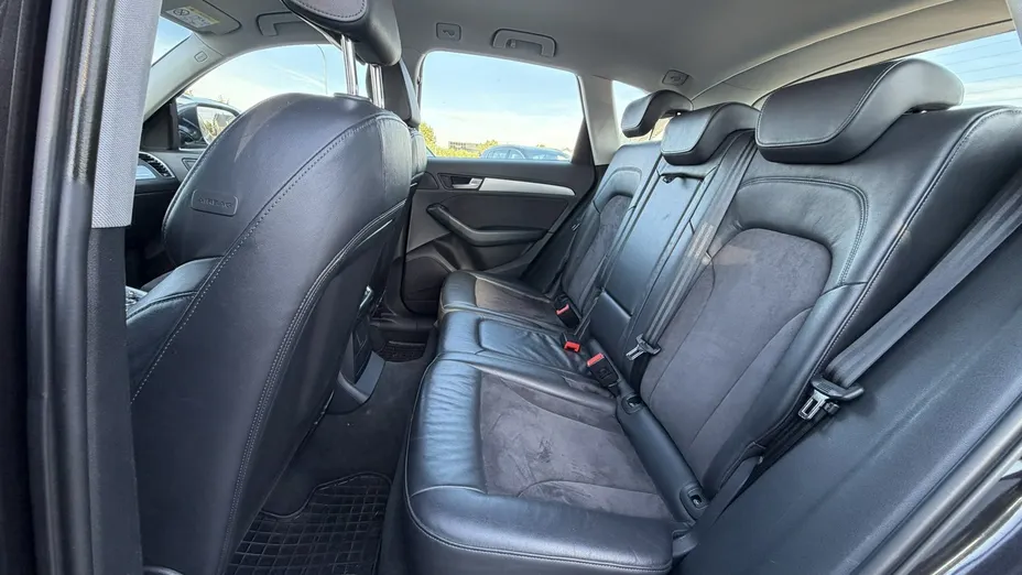 AUDI Q5 -