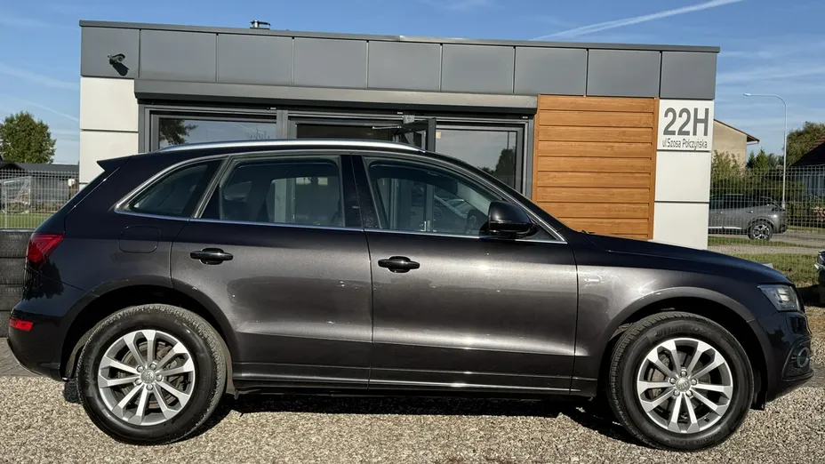 AUDI Q5 -