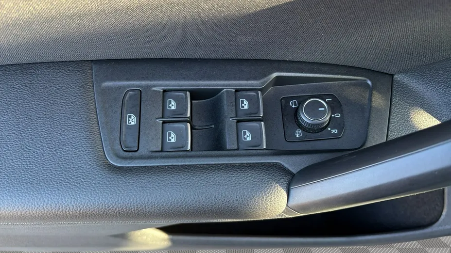 VOLKSWAGEN Tiguan -
