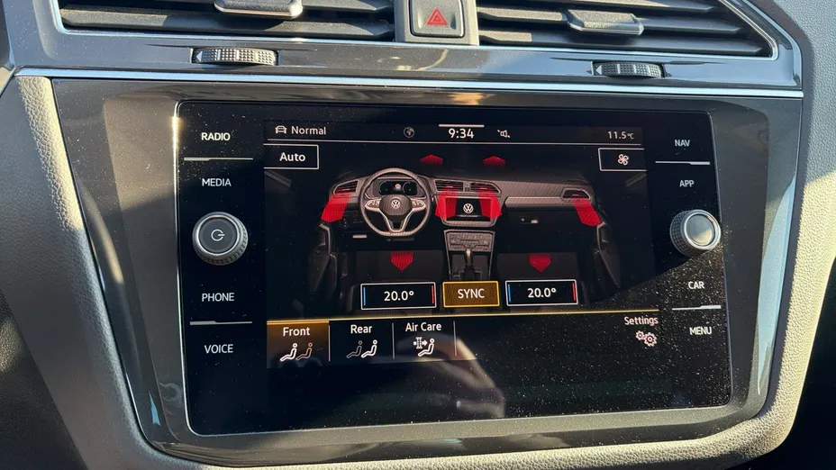 VOLKSWAGEN Tiguan -
