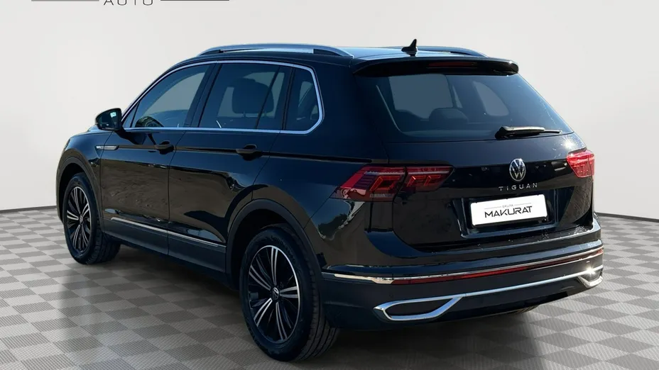 VOLKSWAGEN Tiguan -