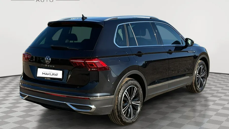 VOLKSWAGEN Tiguan -
