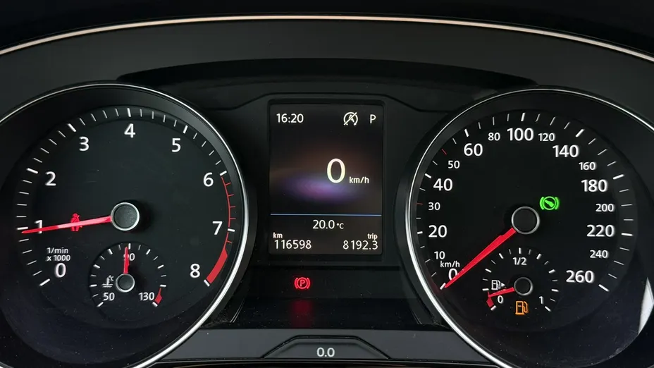 VOLKSWAGEN Passat -