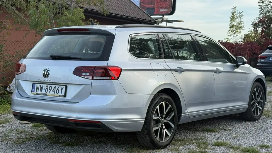 VOLKSWAGEN Passat -
