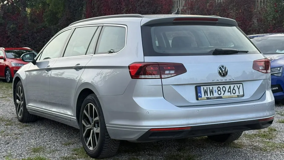 VOLKSWAGEN Passat -