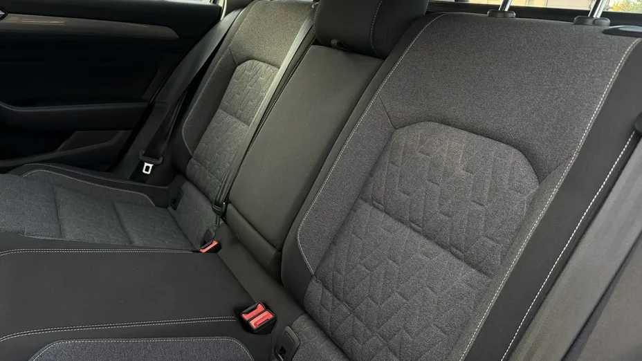 VOLKSWAGEN Passat -