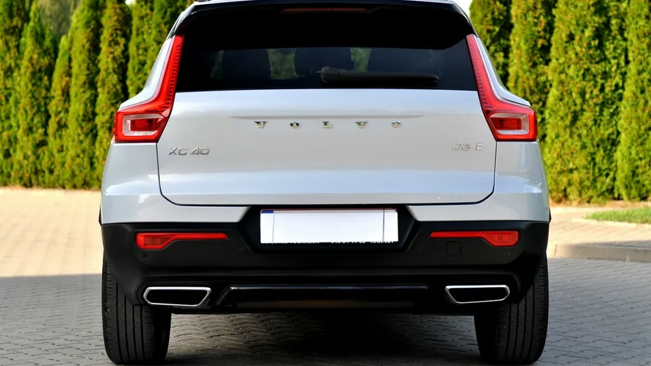 VOLVO XC40 -