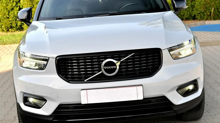VOLVO XC40 -