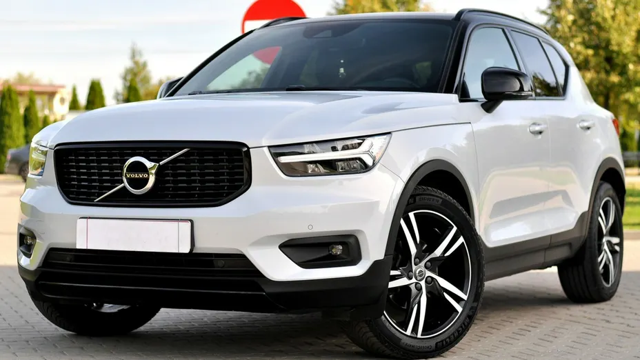 VOLVO XC40 -