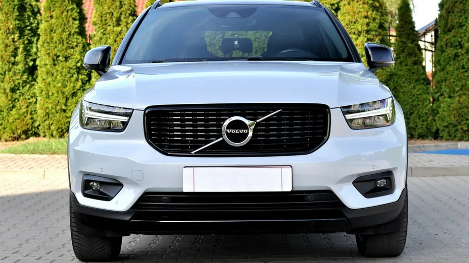 VOLVO XC40 -