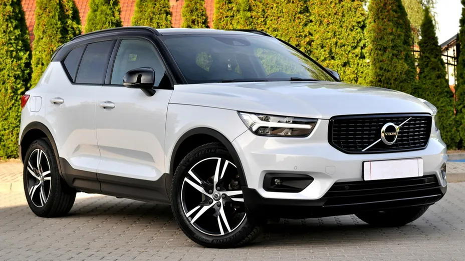 VOLVO XC40 -