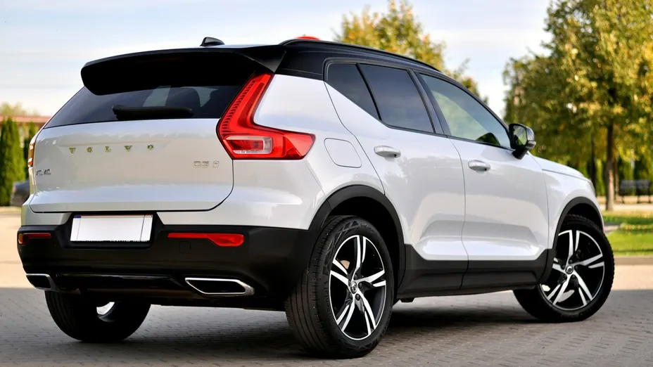 VOLVO XC40 -