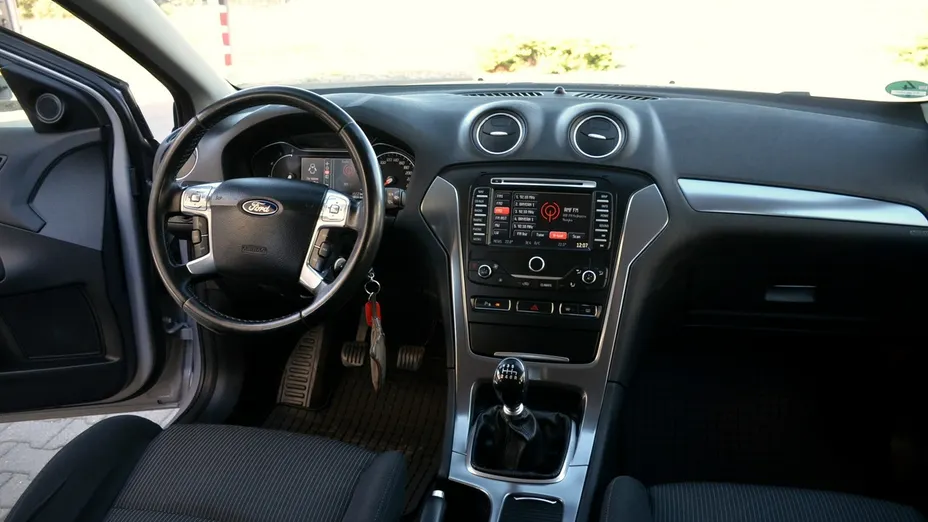 FORD Mondeo -