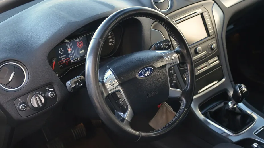 FORD Mondeo -