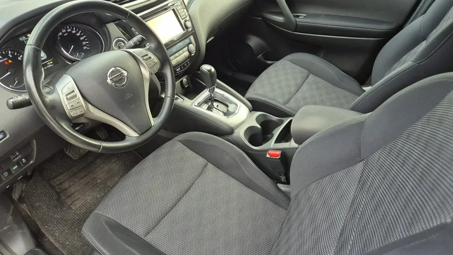NISSAN Qashqai -