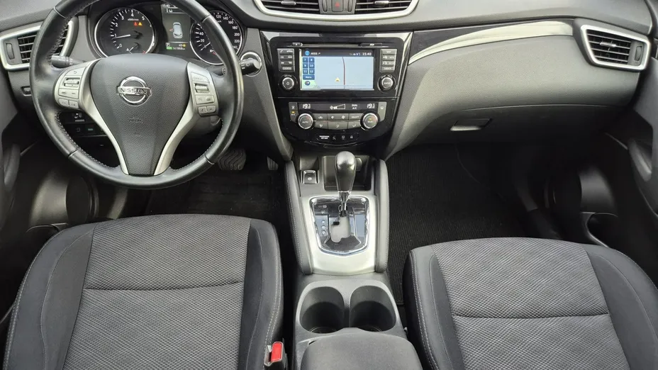 NISSAN Qashqai -