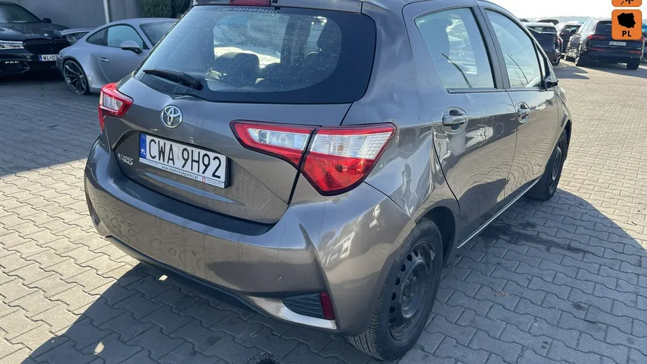 TOYOTA Yaris -
