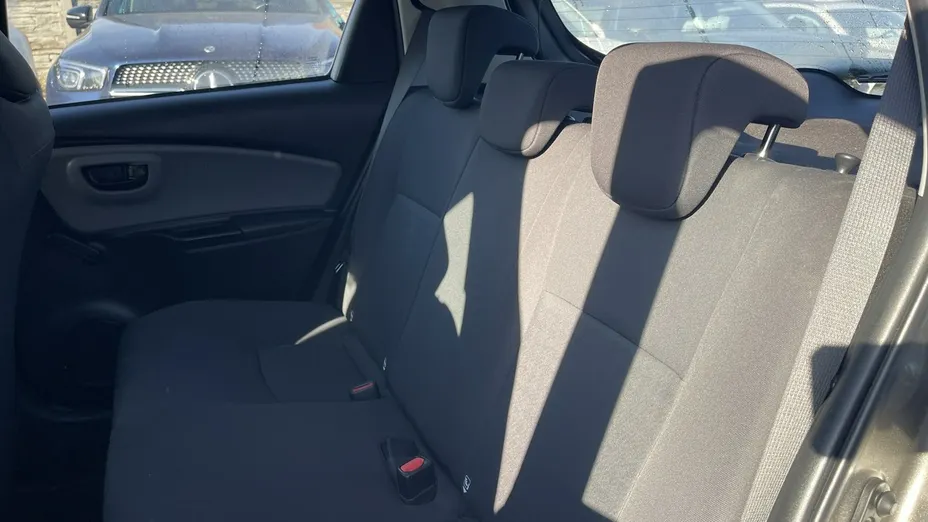 TOYOTA Yaris -