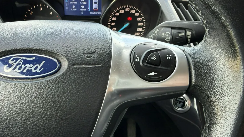 FORD Kuga -