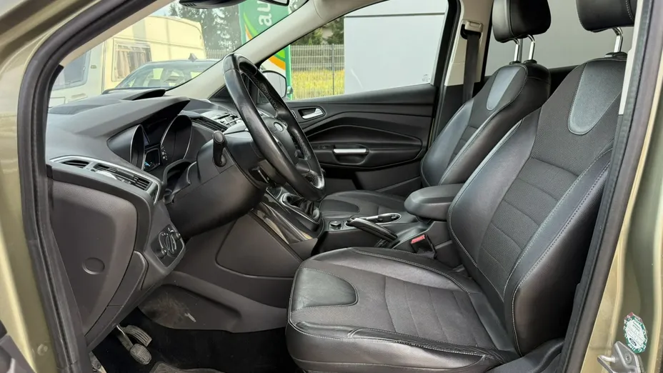 FORD Kuga -