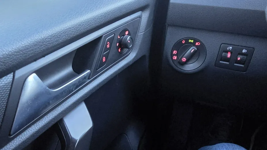 VOLKSWAGEN Caddy -