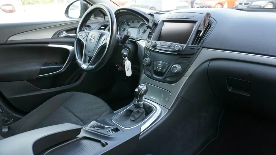 OPEL Insignia -