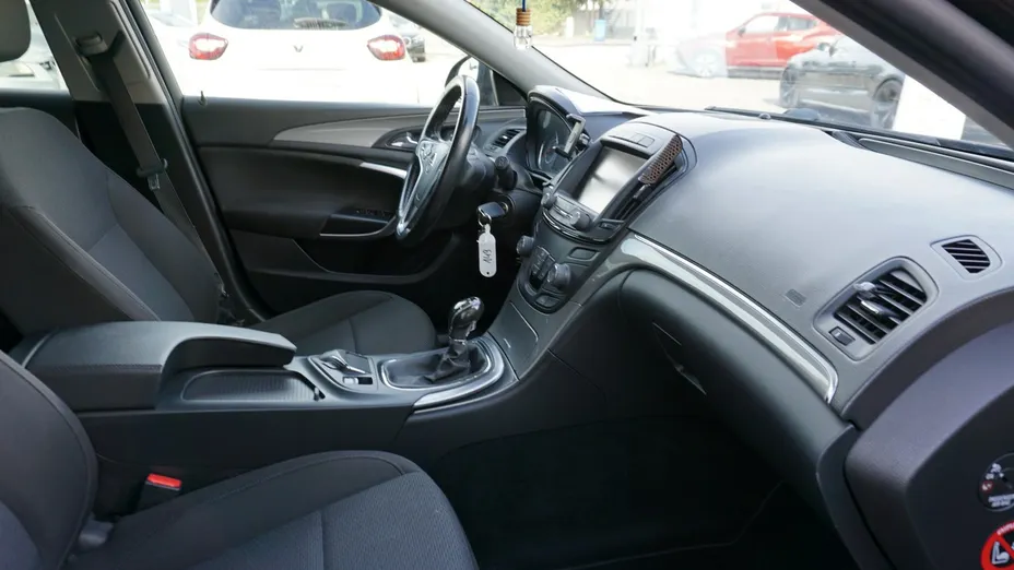 OPEL Insignia -