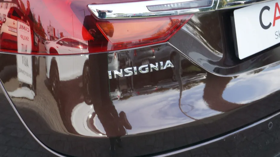 OPEL Insignia -