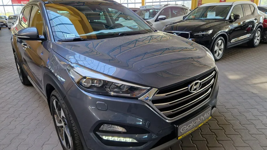HYUNDAI Tucson -